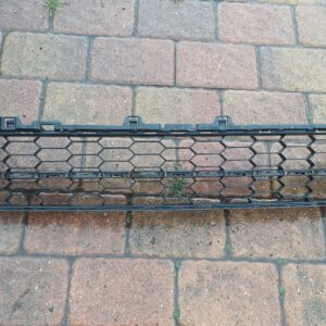 Mřížka středová předního nárazníku Škoda SUPERB III